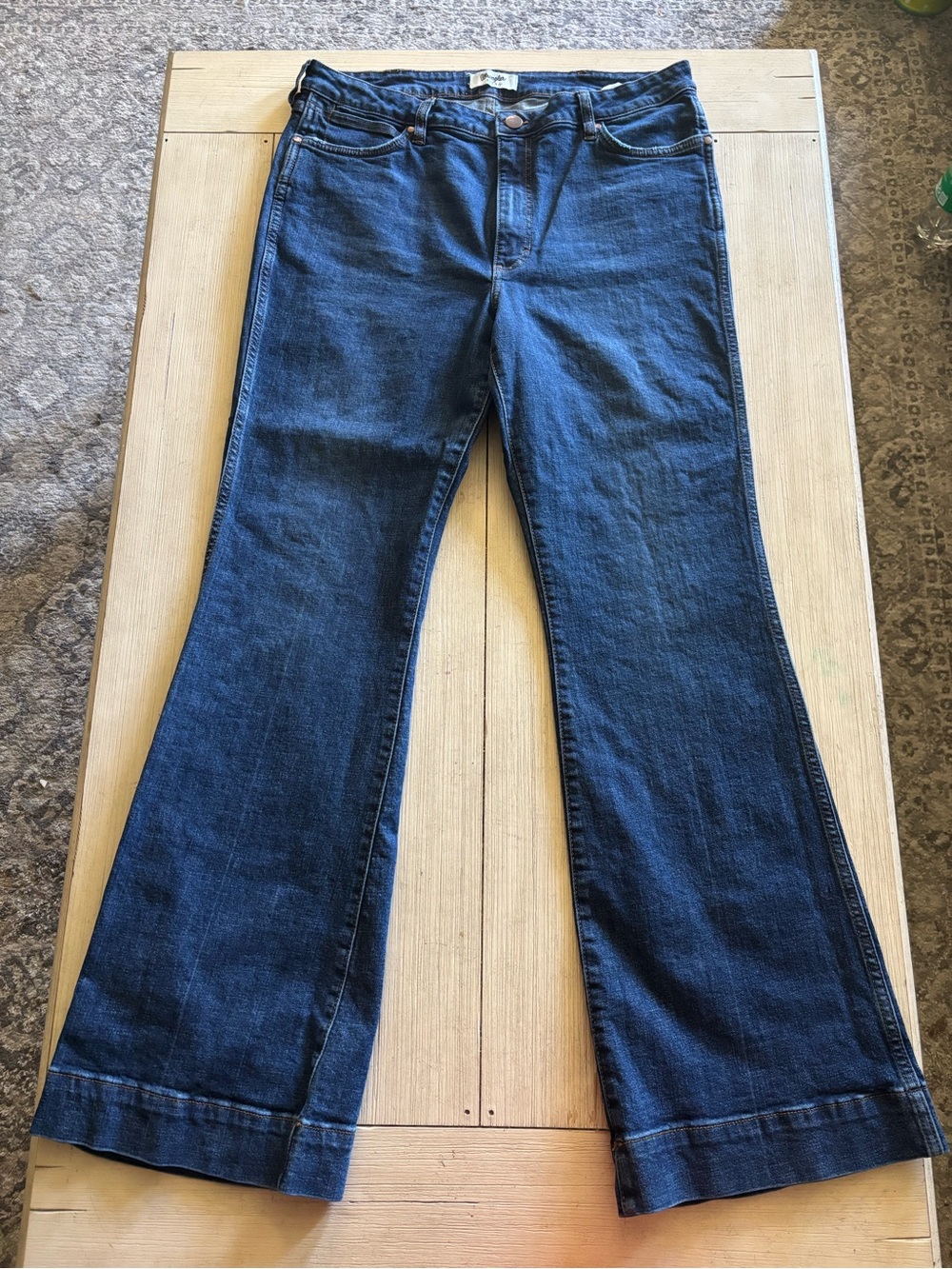 Wrangler Retro Women’s Jeans 33x34 Dark Wash Wide Leg Flare Cuffed Stretch